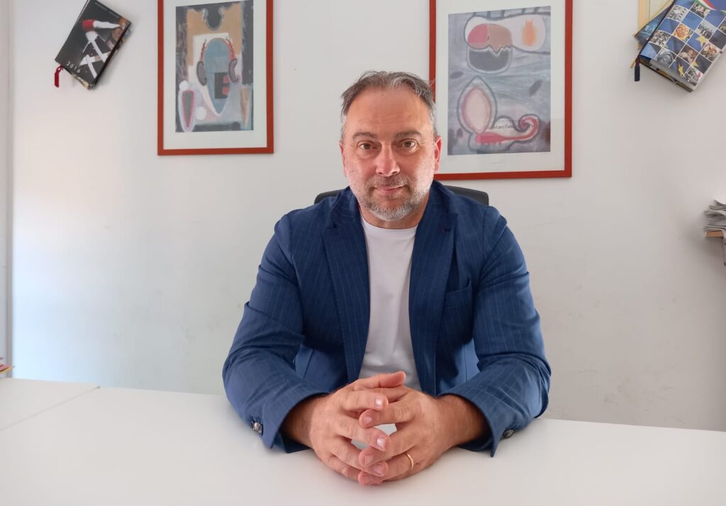 Abbazia di Casamari: dopo l’intervento del consigliere Papetti (FdI) riaperti i bagni pubblici, i cittadini lo ringraziano per il tempestivo sollecito
