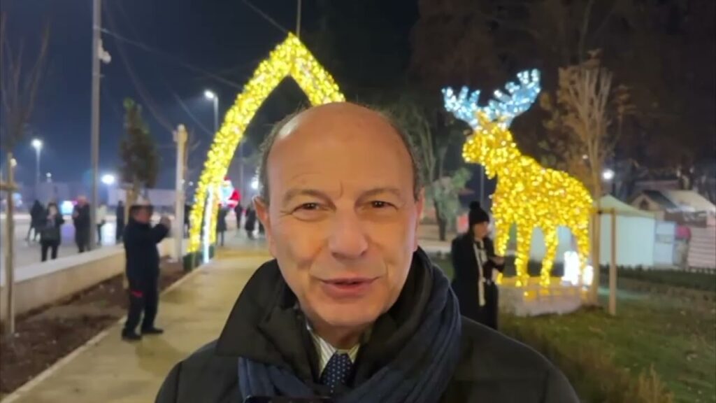 Frosinone – Grande atmosfera natalizia nella nuova enorme piazza dello Scalo