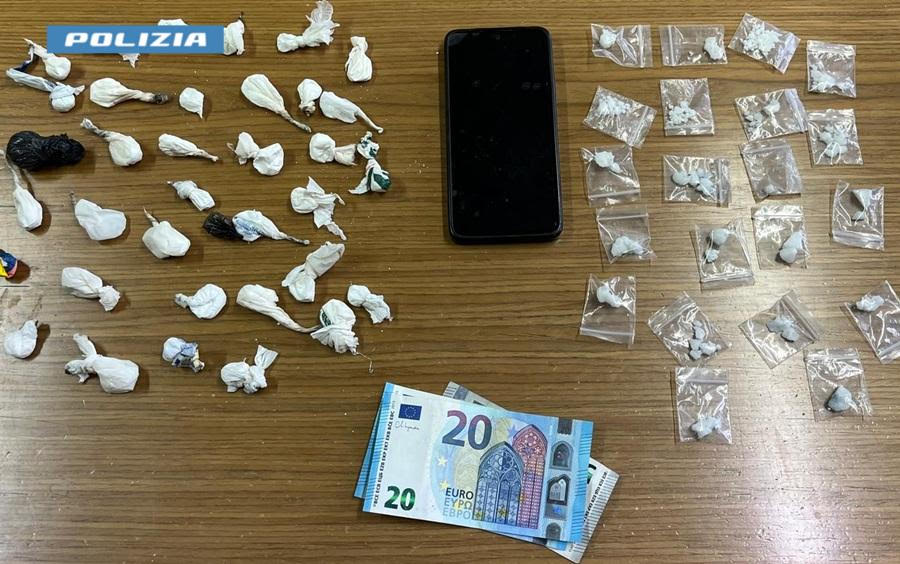 Frosinone, arrestato nella notte per spaccio di droga: aveva mezz’etto di cocaina