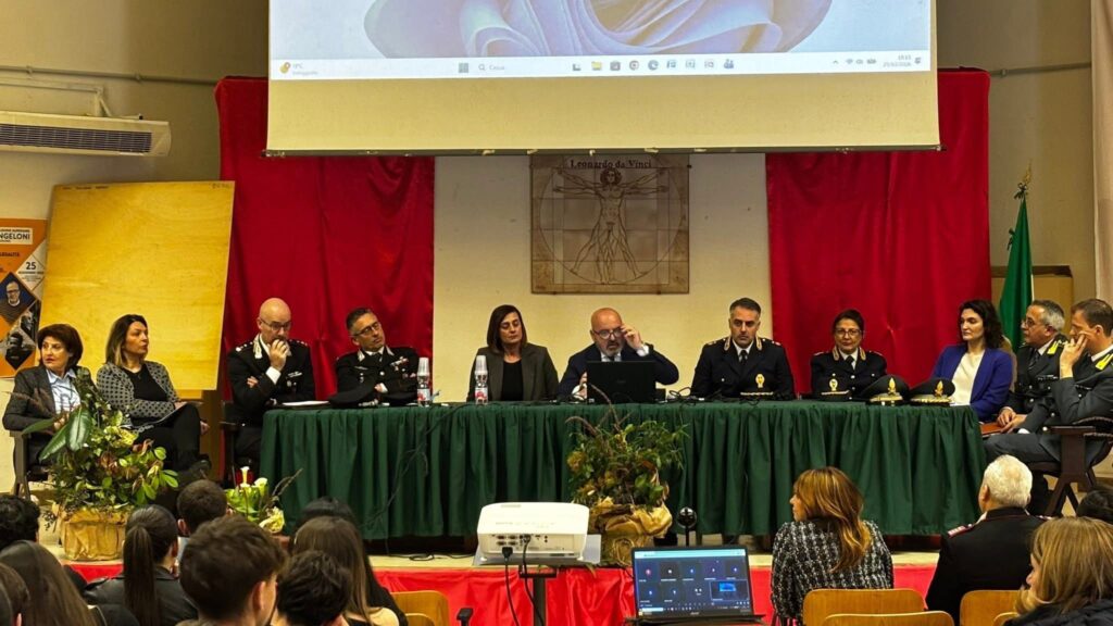 Frosinone, gli studenti dell’Istituto ‘Angeloni’ a lezione di legalità