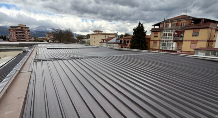 Frosinone, scuola ‘Aldo Moro’: tetto nuovo in tempi record con tecnologia green
