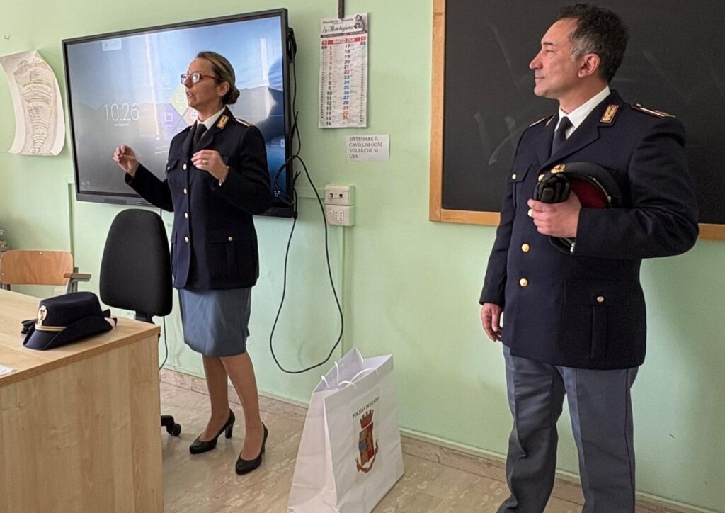 Legalità, bullismo e Cyberbullismo: la polizia incontra gli studenti della provincia
