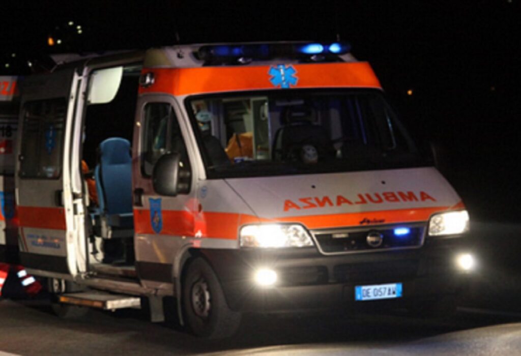 Colto da un grave infarto sul pullman: momenti drammatici, poi il salvataggio