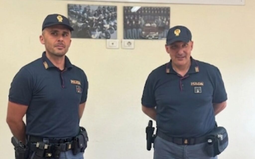 Cassino, miracolo in divisa: due poliziotti salvano una ragazza sospesa nel vuoto a dieci metri di altezza